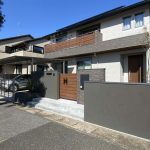 サムネイル：イナバのバイク保管庫です。照明とコンセントを設置し作業しやすくしました。