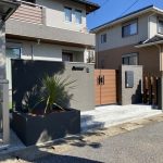サムネイル：イナバのバイク保管庫です。照明とコンセントを設置し作業しやすくしました。